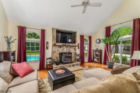 9 Westminster Drive Clinton NJ 08801