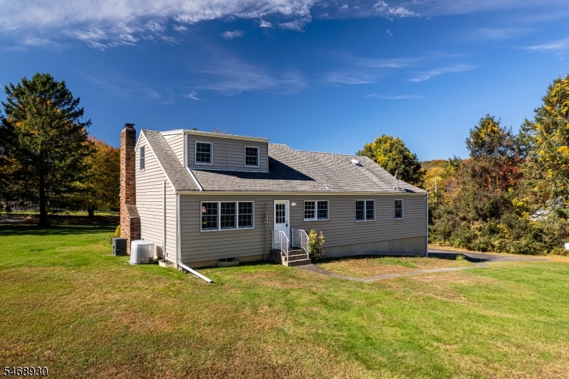 88 Old Farmers Road Washington NJ 07853