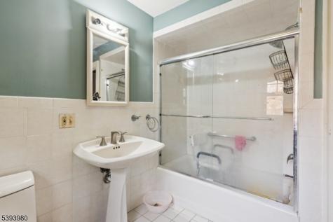 12 Madison Avenue East Orange NJ 07017