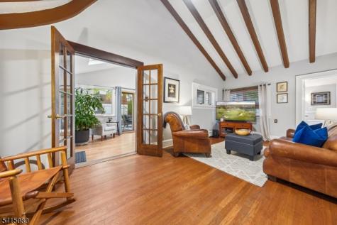 61 Burnett Terrace Maplewood NJ 07040
