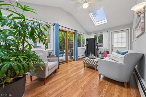 61 Burnett Terrace Maplewood NJ 07040