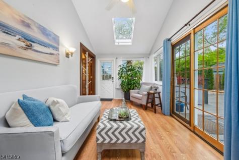 61 Burnett Terrace Maplewood NJ 07040