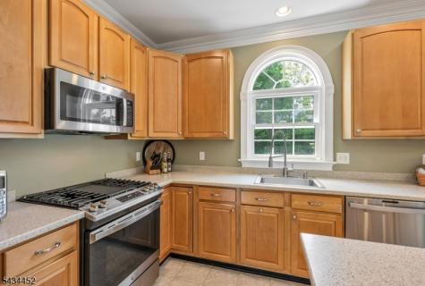 168 Tanglewood Pass Jefferson NJ 07849