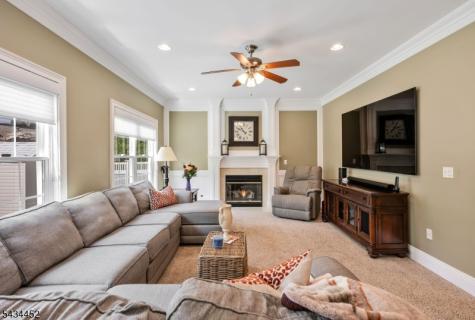168 Tanglewood Pass Jefferson NJ 07849