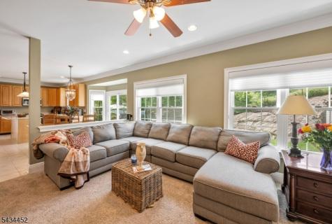 168 Tanglewood Pass Jefferson NJ 07849