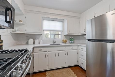 21 Doris Parkway Westfield NJ 07090