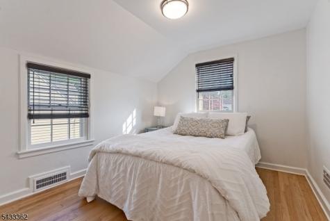 21 Doris Parkway Westfield NJ 07090