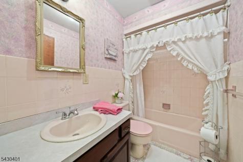 621 Bloomfield Avenue Nutley NJ 07110