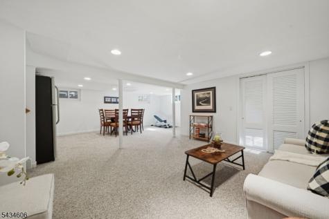7 Kossuth Place Wayne NJ 07470