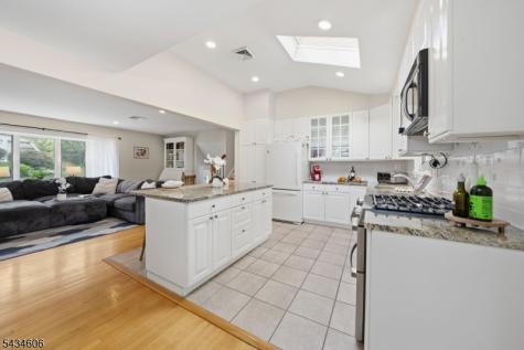 7 Kossuth Place Wayne NJ 07470