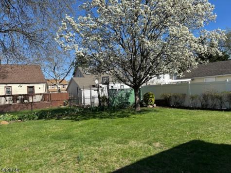 1075 Thomas Street Hillside NJ 07205