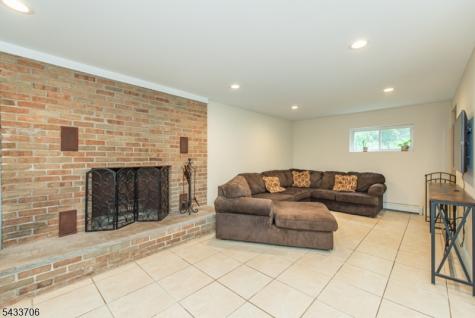 9 Albert Street West Milford NJ 07480