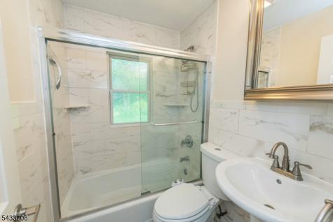 9 Albert Street West Milford NJ 07480