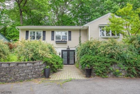 9 Albert Street West Milford NJ 07480