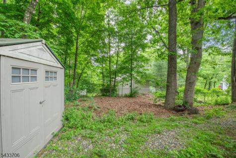 9 Albert Street West Milford NJ 07480