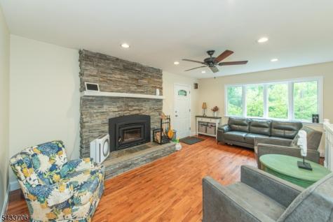 9 Albert Street West Milford NJ 07480