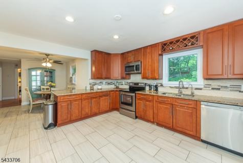 9 Albert Street West Milford NJ 07480