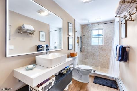 11 Miller Avenue Tewksbury NJ 08858