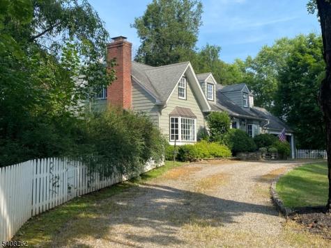 11 Miller Avenue Tewksbury NJ 08858