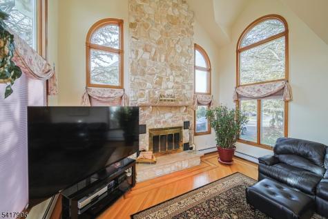19 Dave Espie Way Wayne NJ 07470