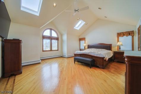 19 Dave Espie Way Wayne NJ 07470
