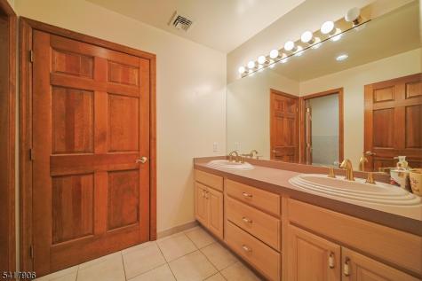 19 Dave Espie Way Wayne NJ 07470