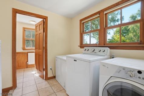 415 Village Road West Windsor NJ 08550