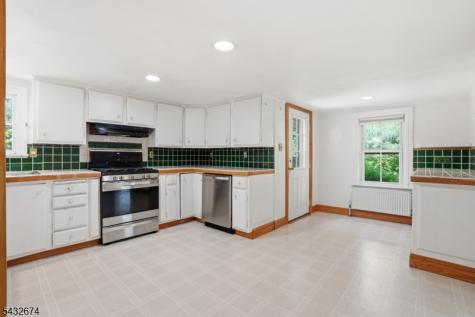 415 Village Road West Windsor NJ 08550