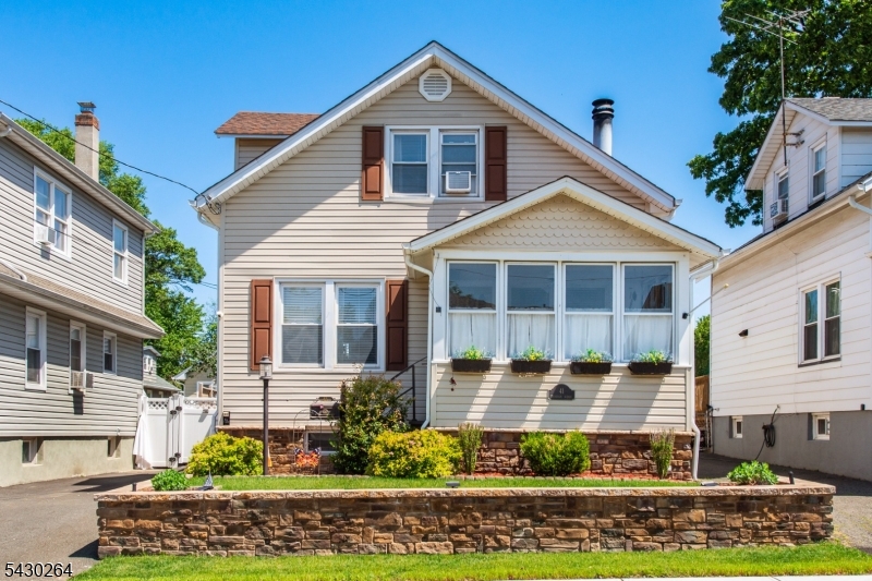 41 Frederick Avenue Hawthorne NJ 07506