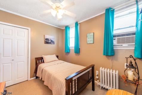 41 Frederick Avenue Hawthorne NJ 07506