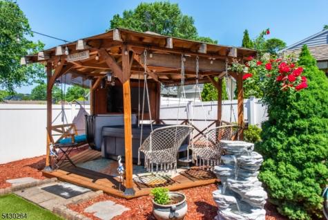 41 Frederick Avenue Hawthorne NJ 07506