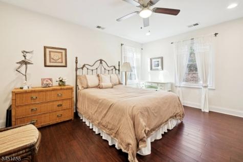 1121 N Washington Avenue Green Brook NJ 08812