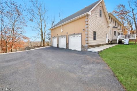 1121 N Washington Avenue Green Brook NJ 08812