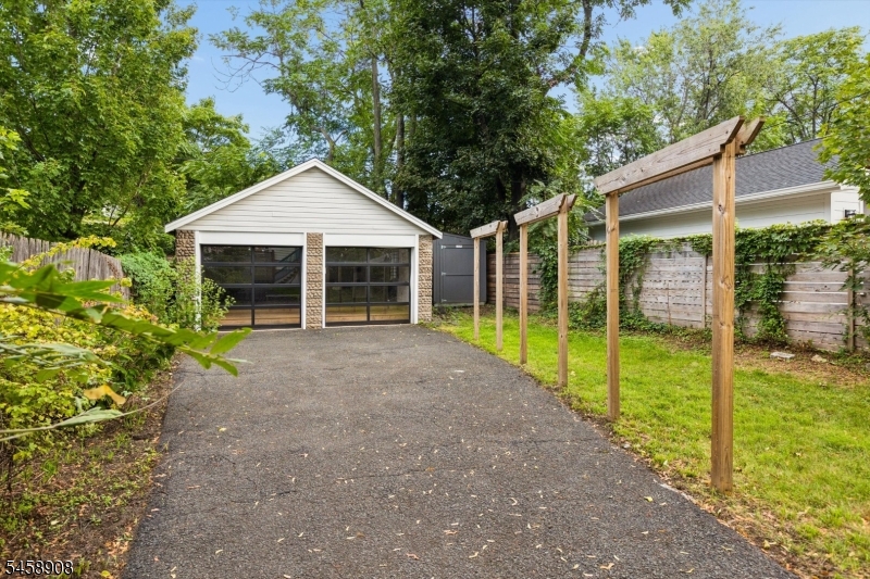 41 N Willow Street Montclair NJ 07042