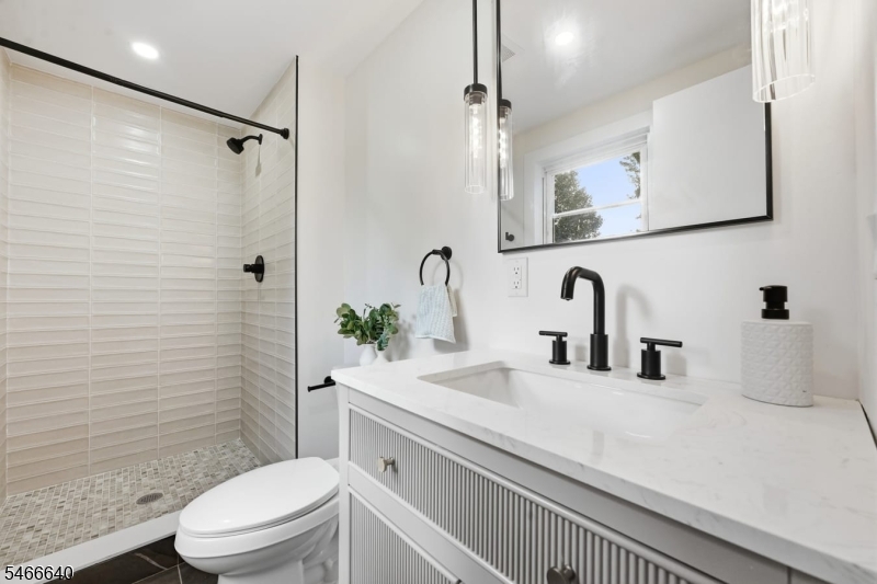 23 Buckingham Road West Orange NJ 07052