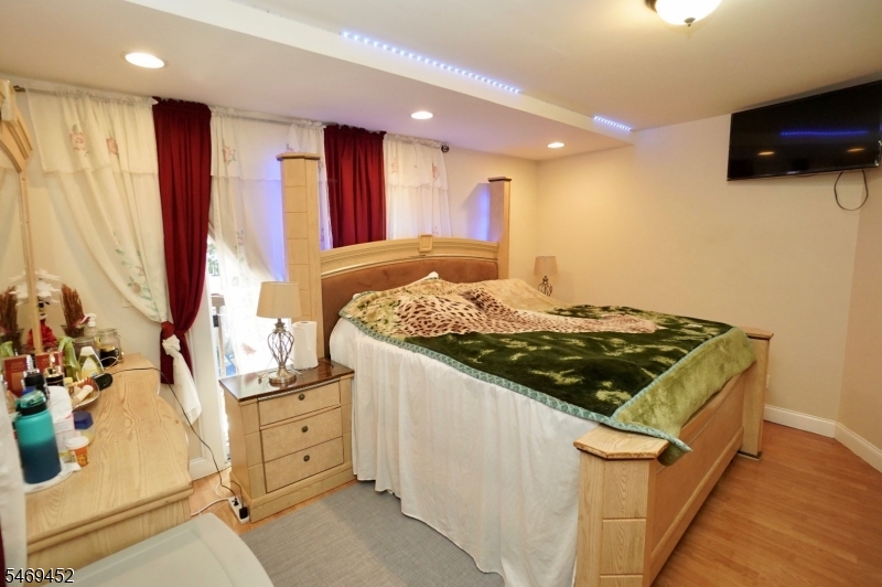 752 Highland Avenue Newark NJ 07104