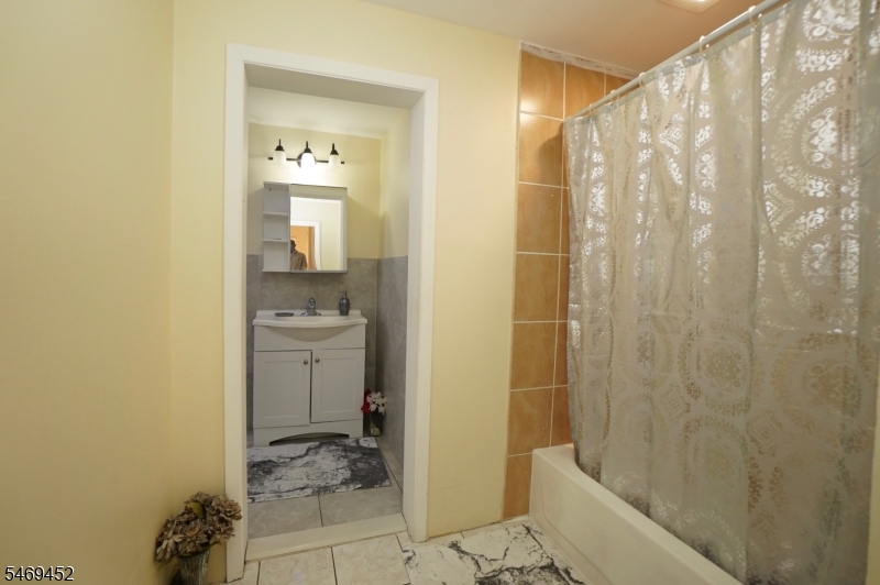 752 Highland Avenue Newark NJ 07104