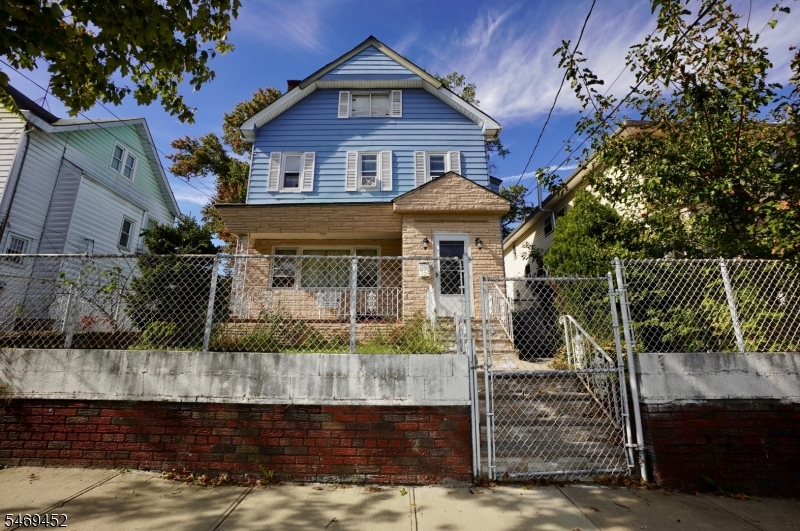 752 Highland Avenue Newark NJ 07104