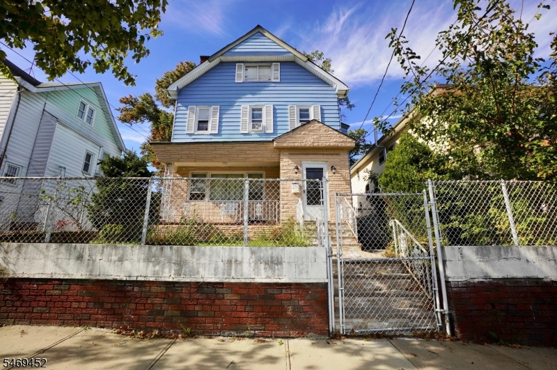 752 Highland Avenue Newark NJ 07104