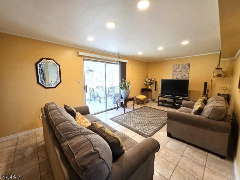 258 N Gaston Avenue Somerville NJ 08876