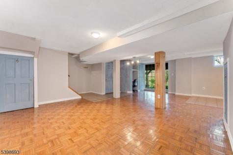 15 White Oak Drive Union NJ 08802