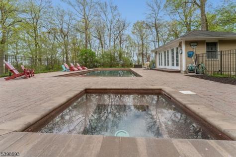 15 White Oak Drive Union NJ 08802