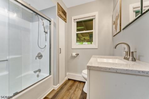 24 High Street Bloomsbury NJ 08804
