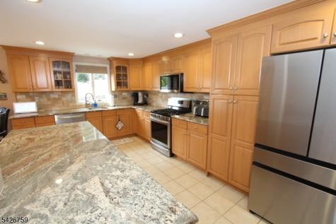 7 Stuart Street Waldwick NJ 07463