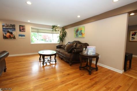 7 Stuart Street Waldwick NJ 07463