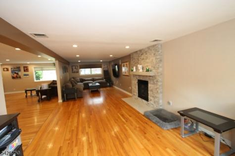 7 Stuart Street Waldwick NJ 07463