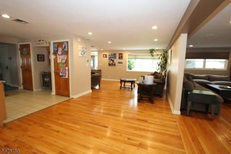 7 Stuart Street Waldwick NJ 07463