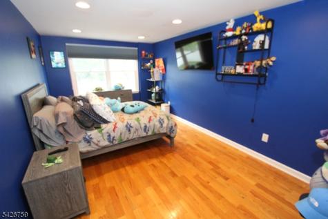 7 Stuart Street Waldwick NJ 07463
