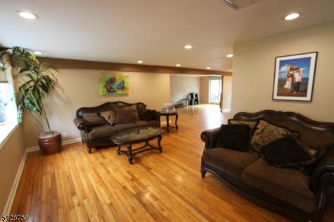 7 Stuart Street Waldwick NJ 07463