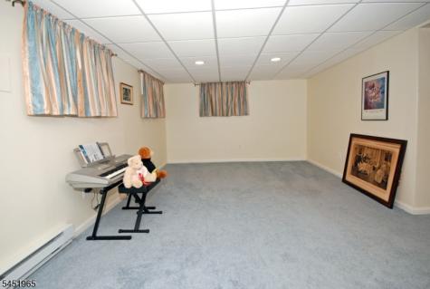 32 Coddington Road Readington NJ 08889